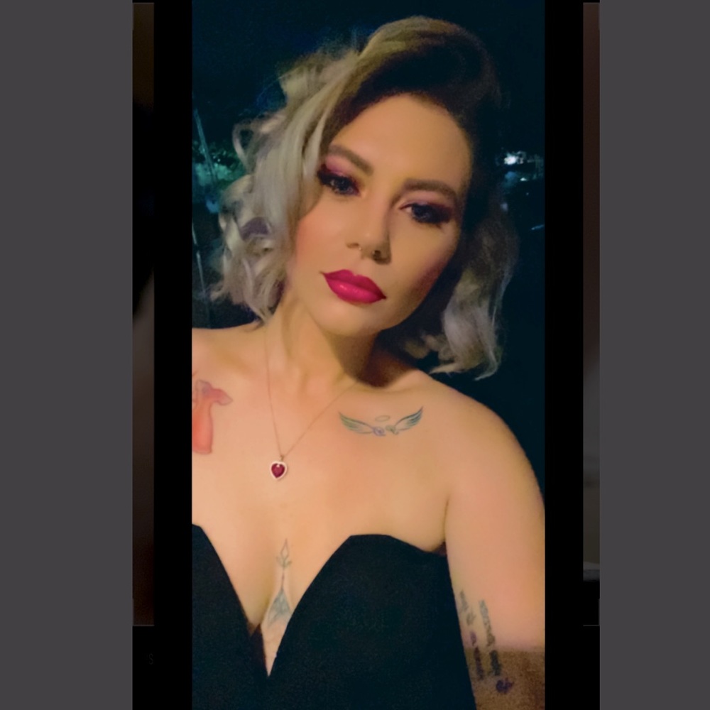 Meet your Posher, Danielle
